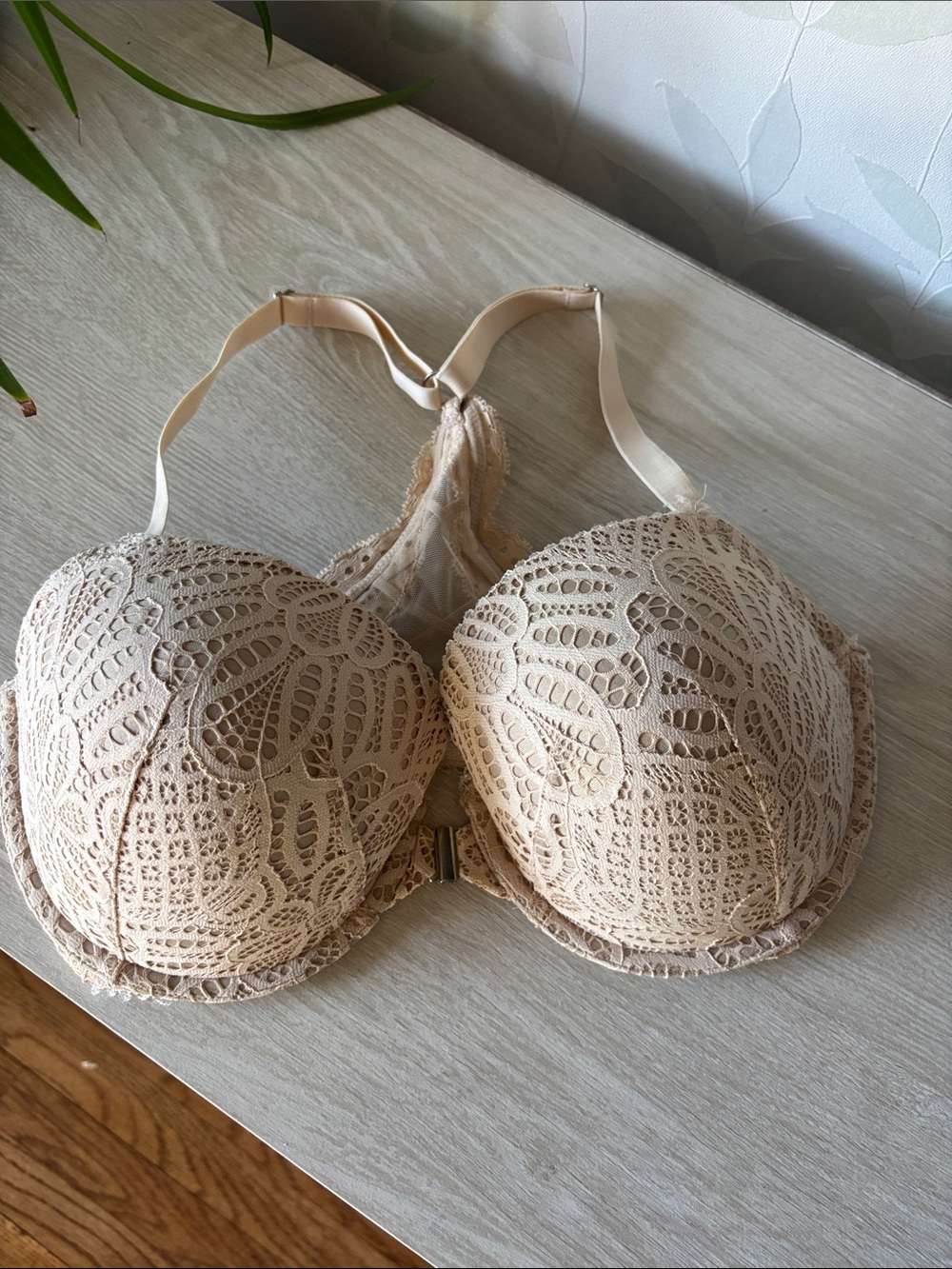 Victoria's Secret Beige Lace racerback Push-Up Bra